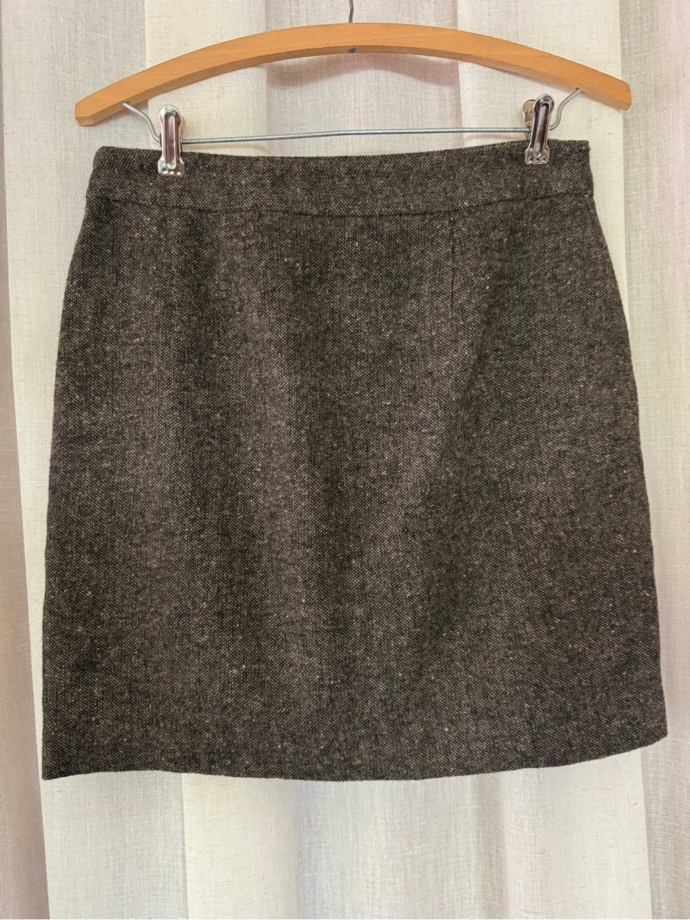 LOFT Wool Blend Mini Skirt with Floral Rosette Appliques•Brown Tweed• 2P Petit